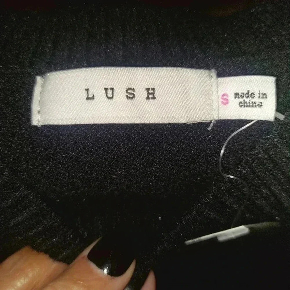 NWT Lush Black June Puff Sleeve Sweater Dress Size Small - Picture 8 of 9